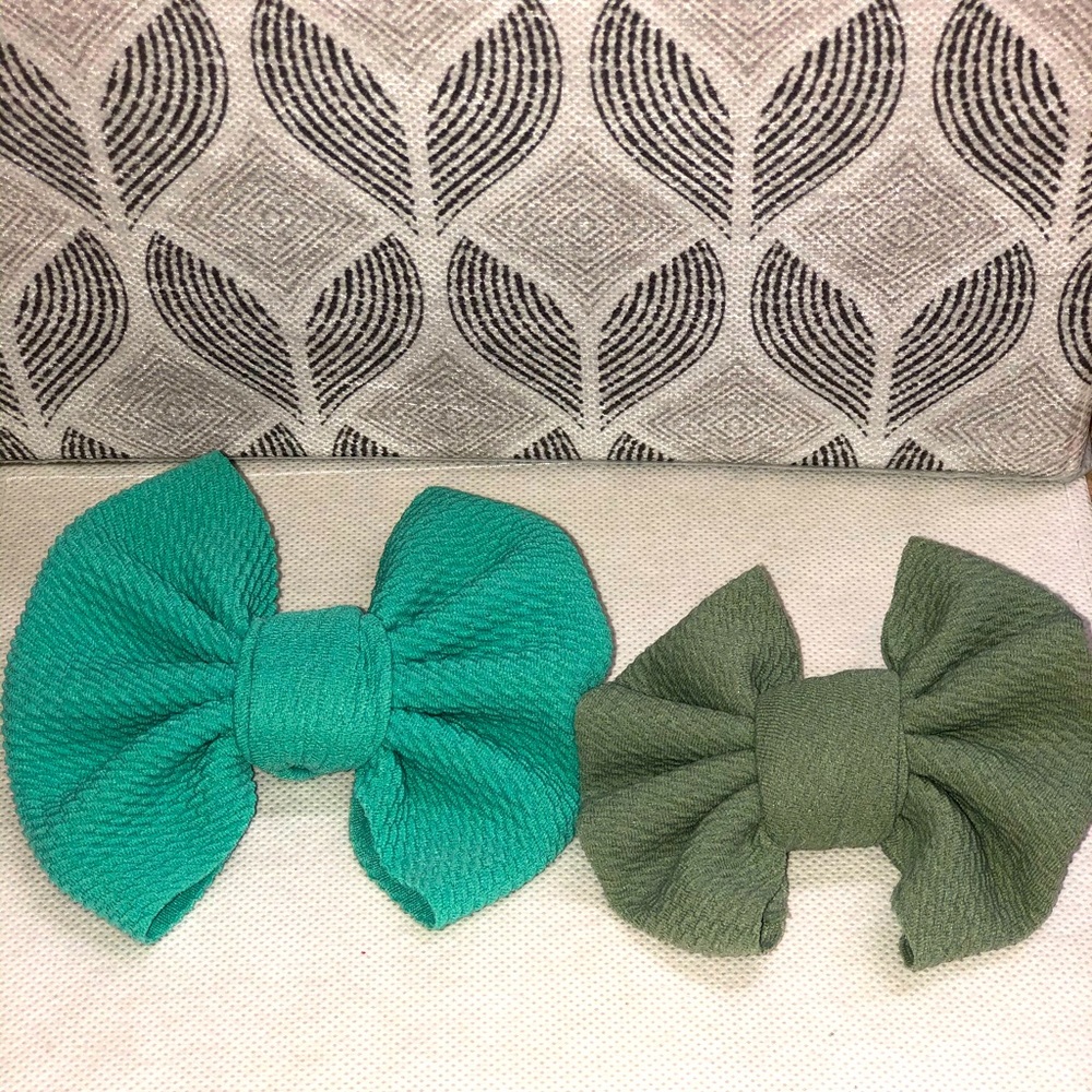Toddler girl fabric bow 🎀❤️ headband or clip
